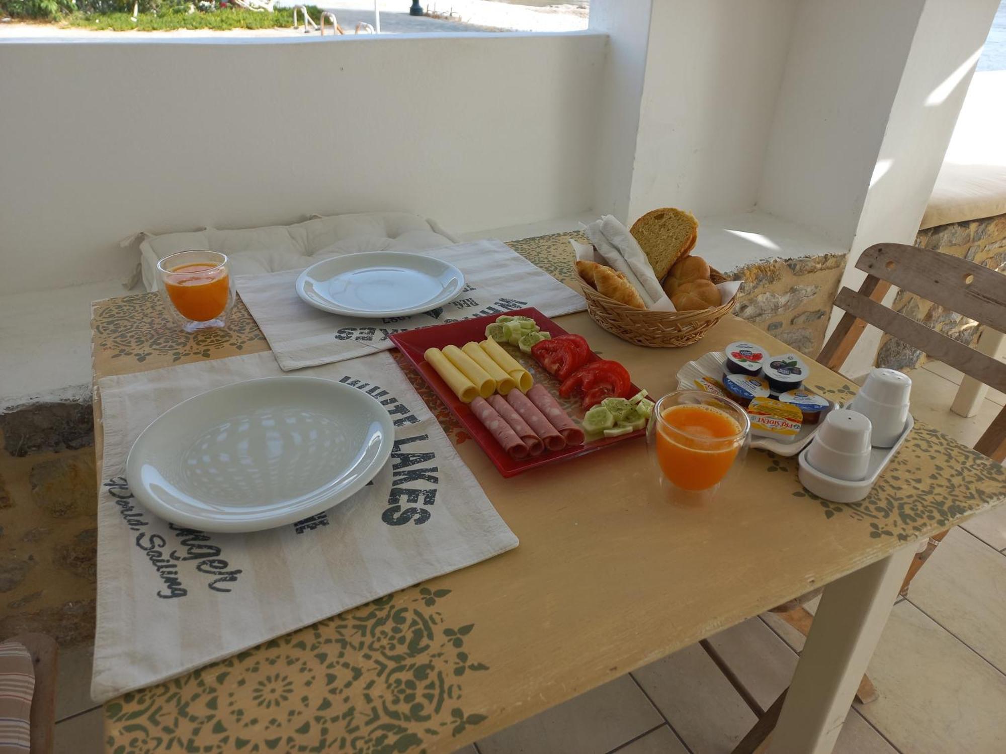 Pavlos Rooms Livadia  Bagian luar foto