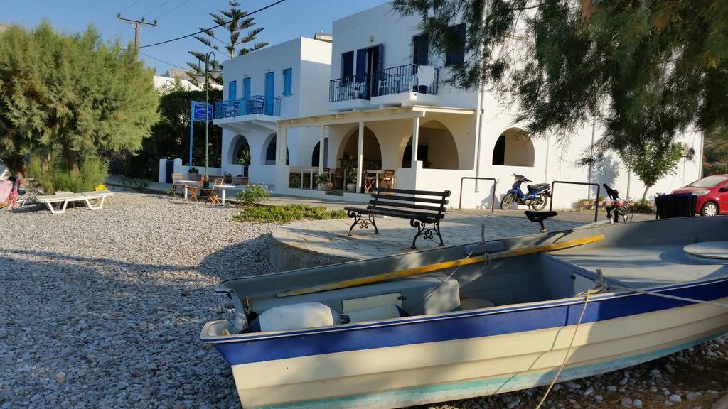 Pavlos Rooms Livadia  Bagian luar foto