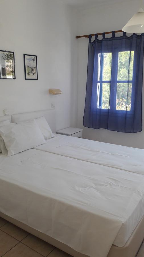 Pavlos Rooms Livadia  Bagian luar foto