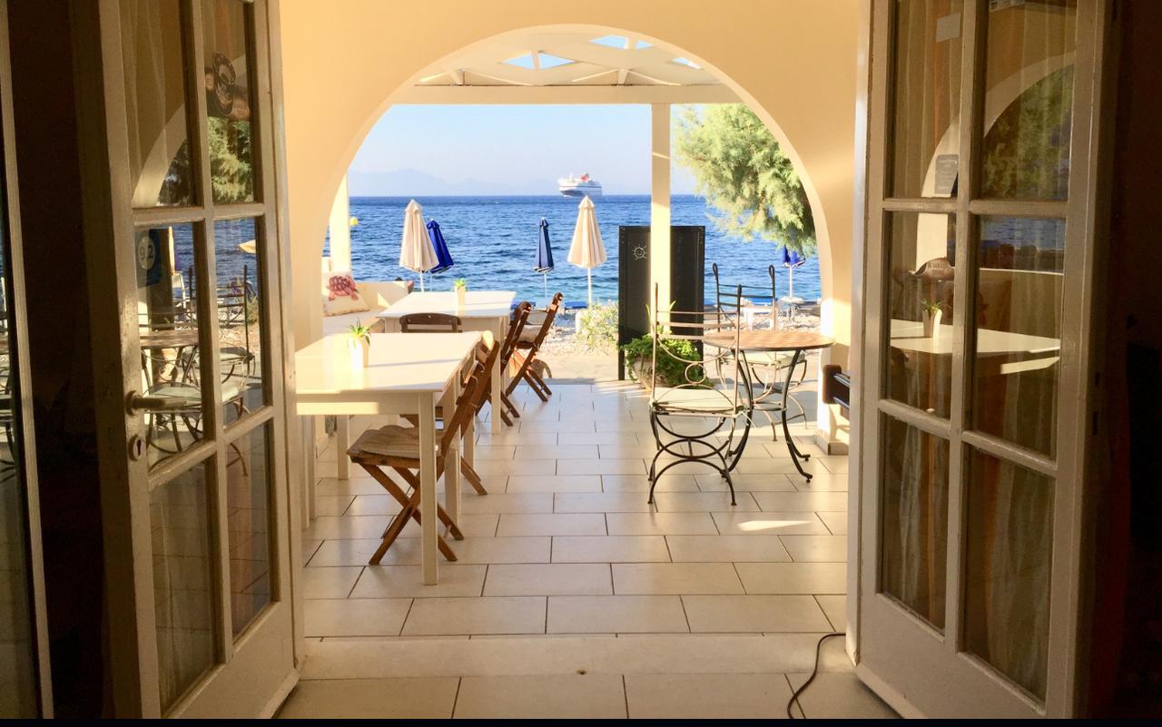 Pavlos Rooms Livadia  Bagian luar foto
