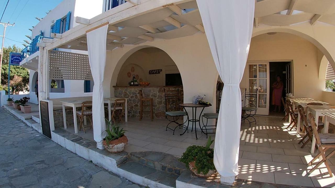 Pavlos Rooms Livadia  Bagian luar foto
